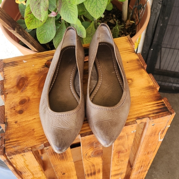 Frye Ballet Flats Regina Brown Tan Leather Slip On Shoes Pointed - Picture 6 of 11